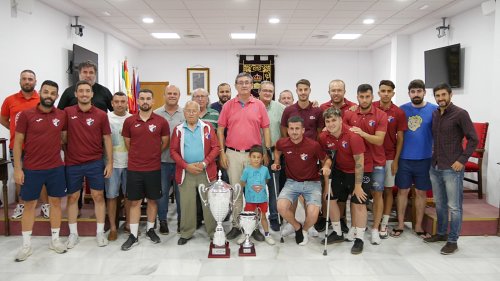 El alcalde de Adra recibe al CF Adra tras su ascenso a División de Honor