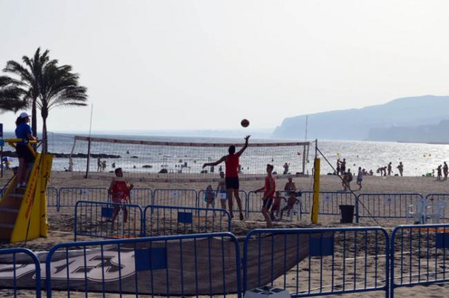Almería acoge en El Palmeral la celebración de la Liga Municipal de Vóley Playa