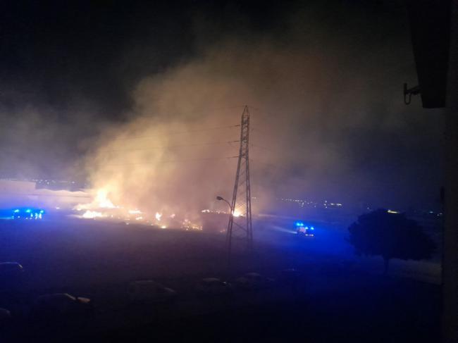 El PSOE denuncia el incendio en un solar municipal en El Puche