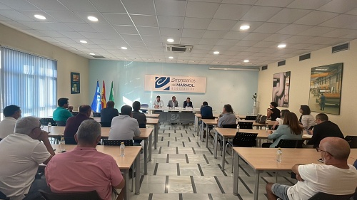 El delegado de Economía expone el Plan CRECE Industria al sector del mármol