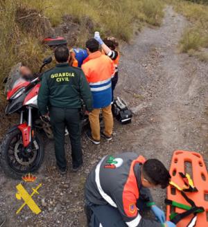 Guardia Civil salva la vida de un motorista accidentado en Gérgal
