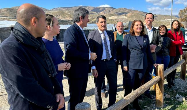 Crespo destaca el trabajo de restauración de cauces de la Junta en el río Adra