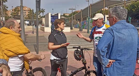 Valverde promete que se podrá circular en bici de forma segura