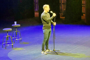 Ángel Martín presenta ‘Somos Monos’ en Almería este domingo