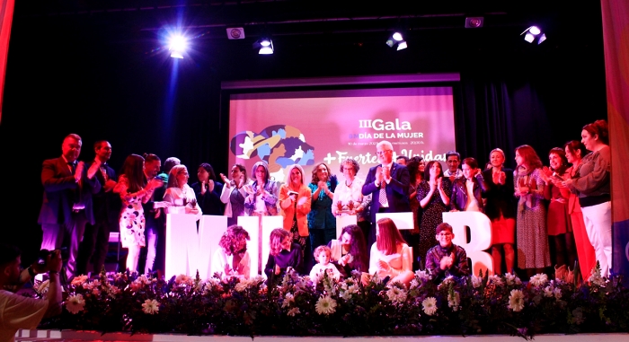 Emotiva entrega de premios de la III Gala de la Mujer de Huércal de Almería