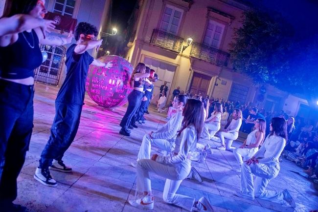 ‘Infinity 3.0’ lanza un mensaje de respeto al medio ambiente desde la plaza Careaga