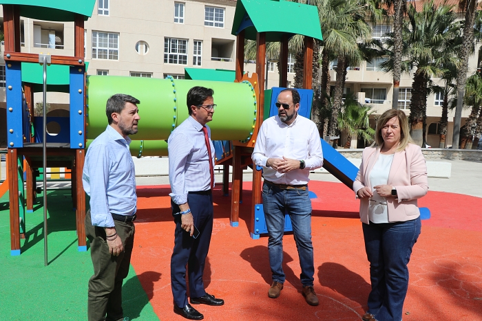 La remodelación integral de la Plaza Carabela de Almerimar es una realidad