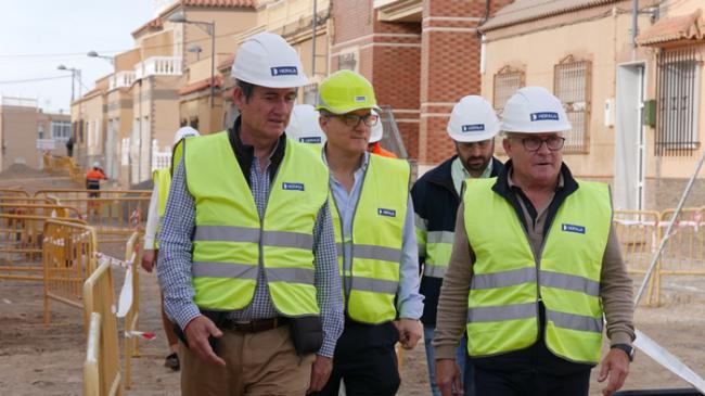 Mejores infraestructuras hídricas y acerados más amplios en Adra