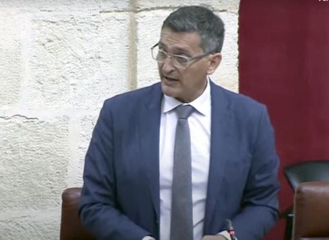 Junta pide al Gobierno reponer las conexiones aéreas 'eliminadas' en Almería