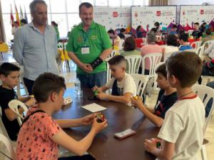 Carlos Méndez gana con 9 segundos el Campeonato de Cubo de Rubik