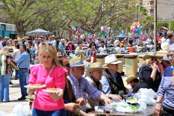 3.000 raciones de habas con tocino y 3.000 platos de fritá para celebrar San Marcos