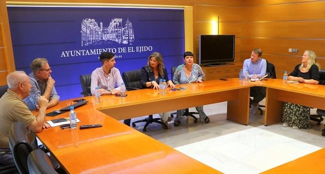 Una delegación de Westland visita El Ejido en el marco de la ‘Carta de compromisos’