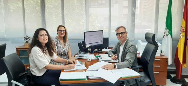 Amós García informa al Ayuntamiento de Albox sobre el fomento del empleo
