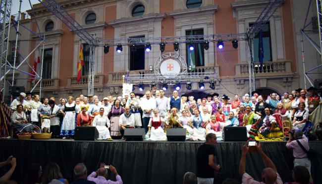 La tradición almeriense en el 7º Encuentro de Indumentaria, Música y Baile