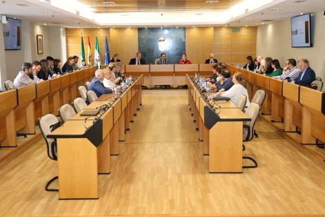 PP y Vox rechazan en El Ejido la investidura de Sánchez