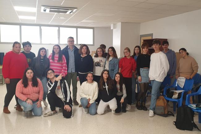 Alumnado del IES Gaviota conoce la OMIC