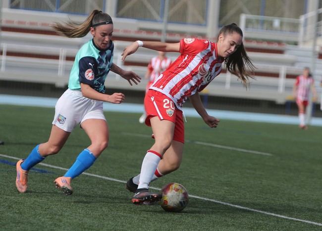 Almería se mide a un rival en racha en Melilla