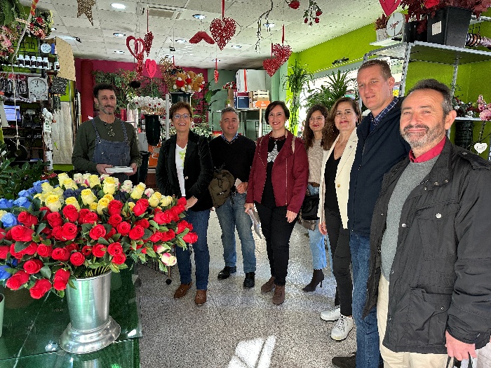 El PSOE vuelve a lanzar su campaña comercial "Los zapatos de Lola"