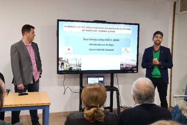 La evolución de los acentos andaluces protagoniza una charla en El Ejido por el 28F