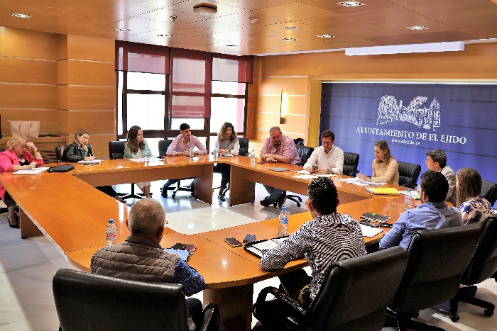 El Ayuntamiento de El Ejido prepara la X Noche en Blanco 2024