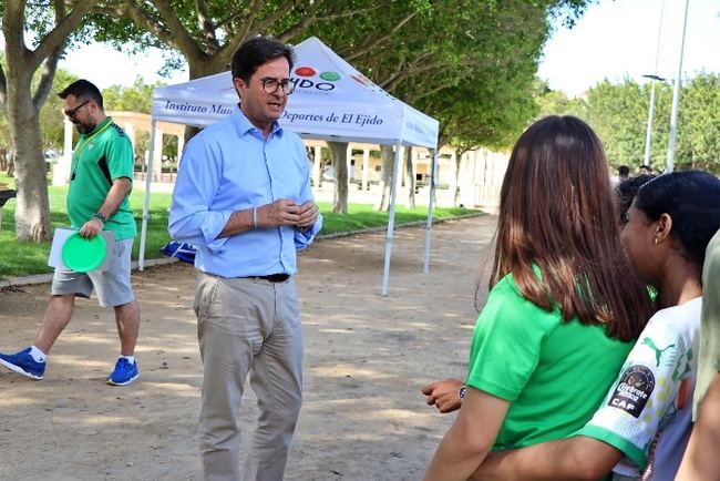 Casi 700 alumnos se miden en las Olimpiadas Intercentros de El Ejido