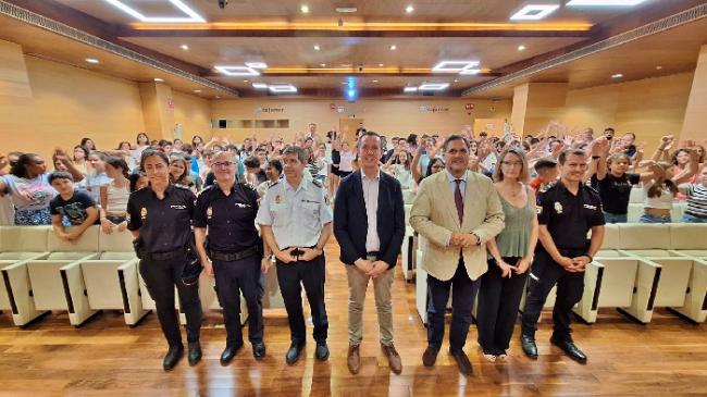 120 escolares de 3 centros escolares de Almería ya son ciberexpertos