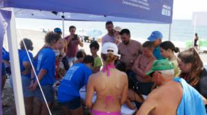 Regresa a las playas de Adra la campaña 'Consume pescado fresco andaluz'