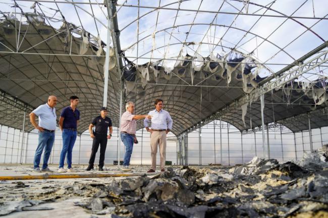 Extinguido el incendio en la nave de la empresa de envases ‘Vicente Pérez’ en Las Norias