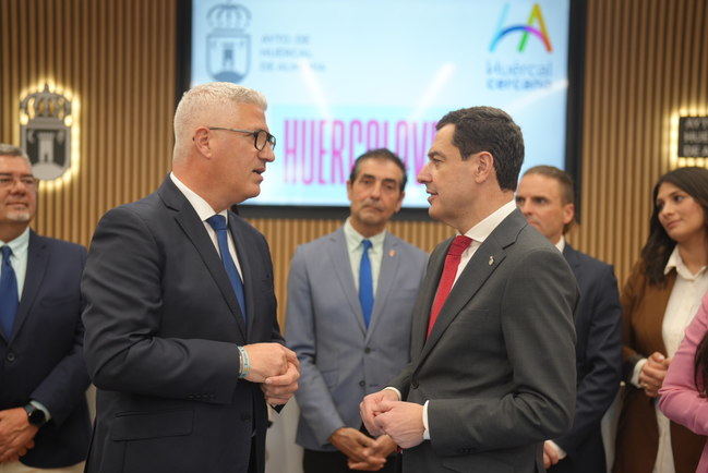 Juanma Moreno visita Huércal de Almería