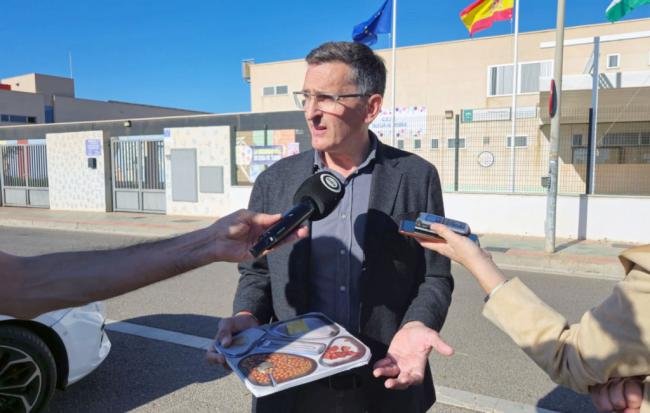 PSOE dice que la Junta “alimenta mal” a los menores