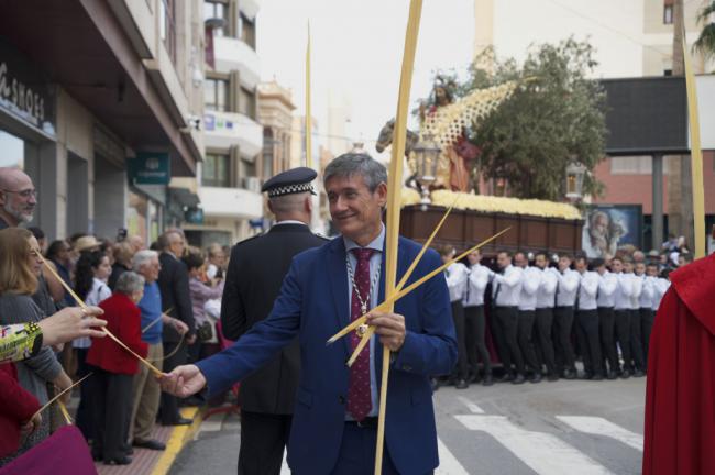 Inicia la Semana Santa en Adra con La Borriquita