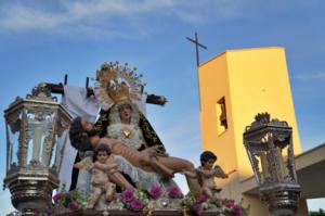 La Loma de la Mezquita vive una emotiva noche de Viernes Santo