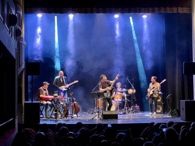 Historias de amor y nostalgia en el concierto de Antonio Álvarez