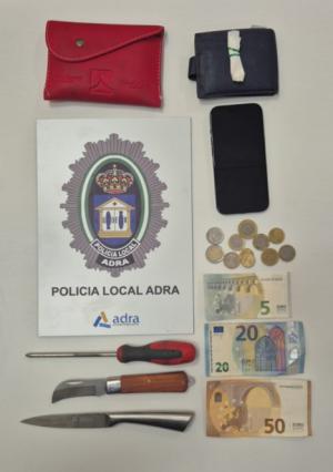 La Policía Local de Adra detiene a un hombre por una pelea con arma blanca