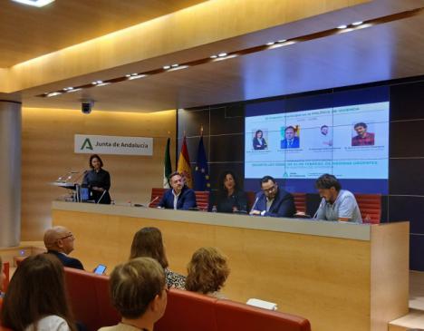 La Junta difunde entre los alcaldes de Almería el Decreto que refuerza la vivienda protegida