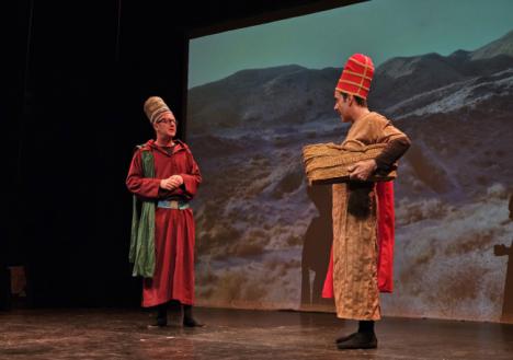 Kikín y Labordeta convierten la historia de Almería en una hartá de reir