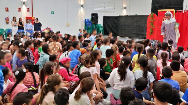 El Festival de Teatro de El Ejido se acerca al público más joven con ‘¡Vive! Petit Cabaret’