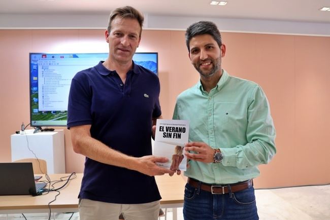 El ejidense J. A. Martín presenta su primera novela ‘El verano sin fin’ en el Centro de Interpretación de la Cultura Mediterránea