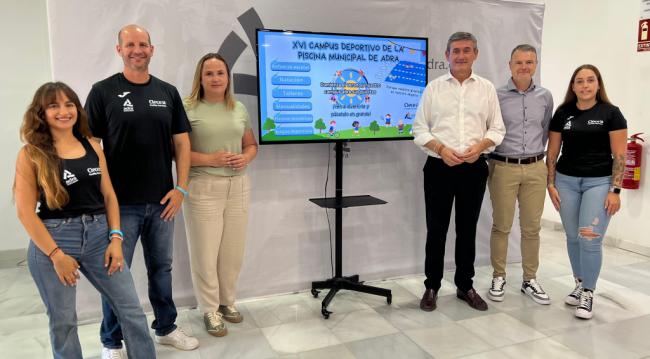 Presentado el XVI Campus Deportivo de la Piscina Municipal de Adra que arranca el 24 de junio