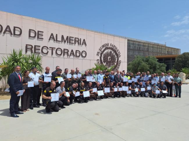 Reconocimiento a 59 vigilantes de seguridad en Almería