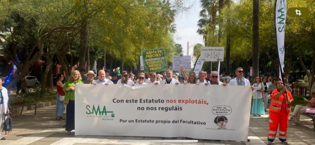 Médicos protestan contra nueva normativa del Ministerio de Sanidad