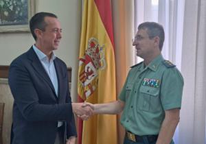 El subdelegado agradece a Montero su labor al frente de la Comandancia de la Guardia Civil en Almería