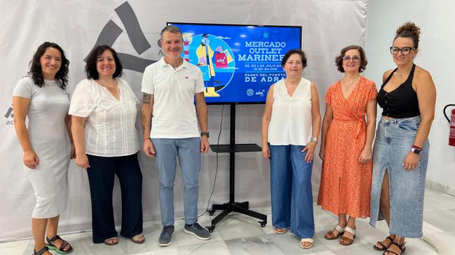 Paseo del Puerto acoge una nueva edición del ‘Mercado Marinero’ de Adra