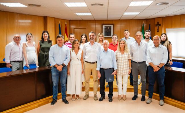 La Junta entrega la concesión de agua desalada por 20 años al Ayuntamiento de Roquetas de Mar