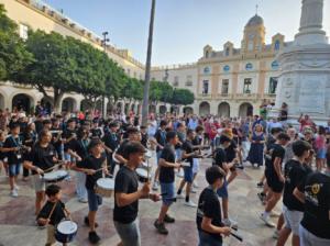 Ocaldrum llena la Plaza de la Constitución con su percusión