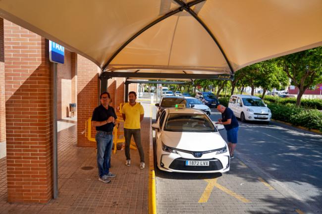 Nueva zona de sombreado en la Parada de Taxis de la Estación de Autobuses de El Ejido