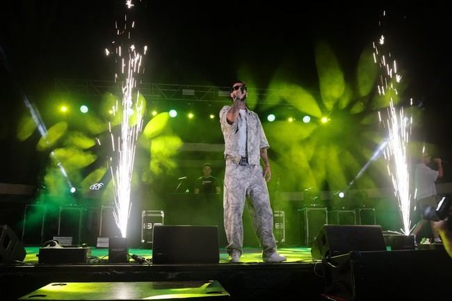 Éxito rotundo del concierto de Keen Levy en Balerma con 4.000 asistentes