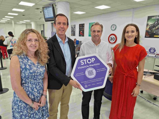 La Jefatura provincial de Tráfico se suma a la red de puntos violeta en Almería