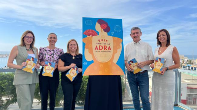 Manuel Cortés presenta la Feria de Adra 2025, “segura, inclusiva e intergeneracional”