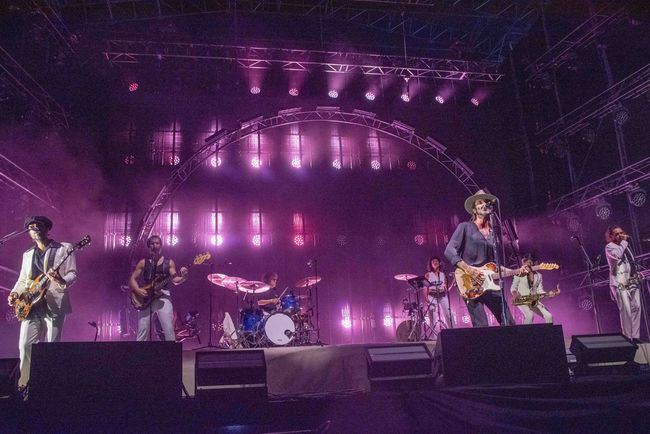 Leiva y su imbatible repertorio brindan un feliz final de Feria de Almería